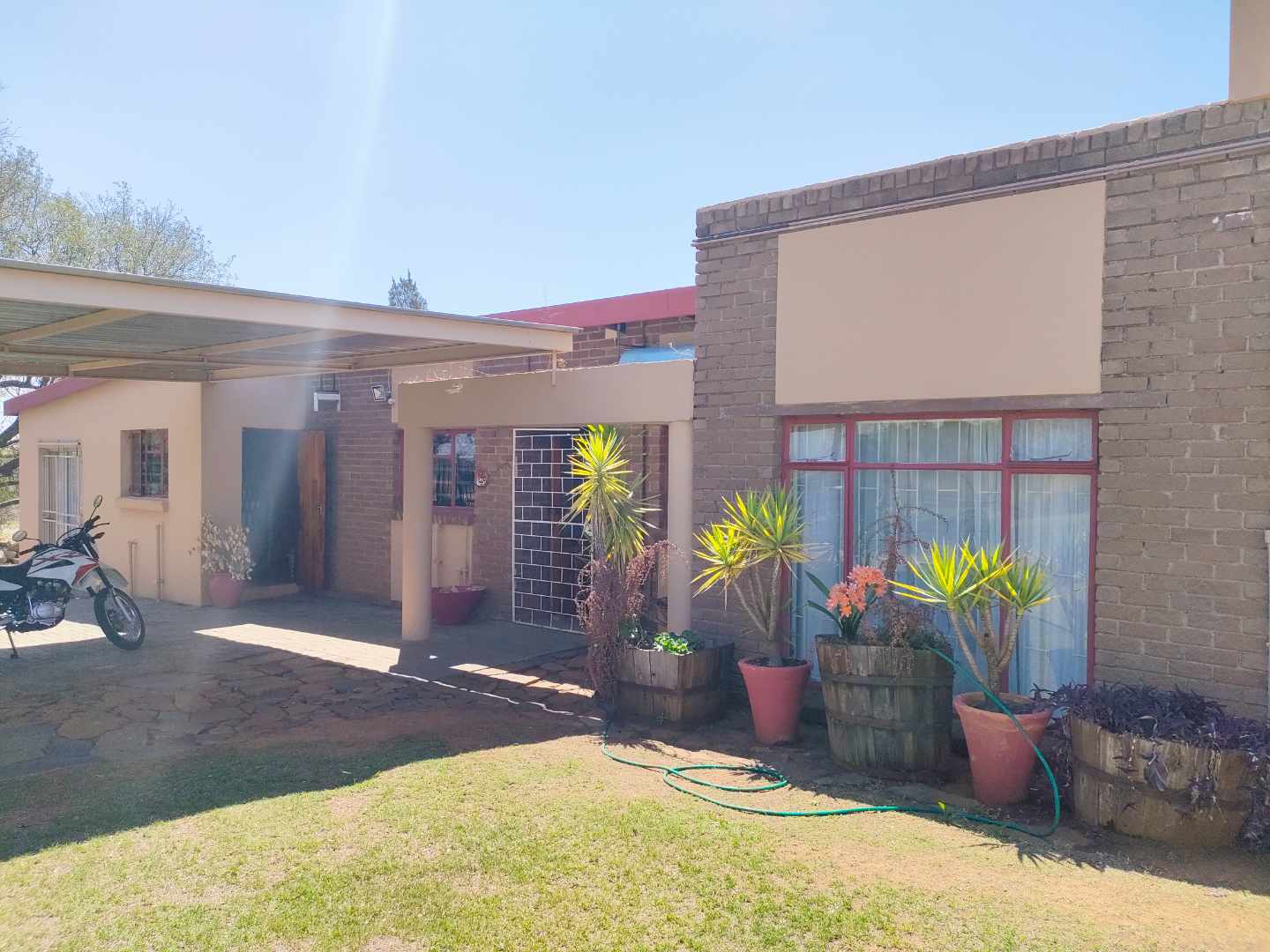 4 Bedroom Property for Sale in Langenhovenpark Free State